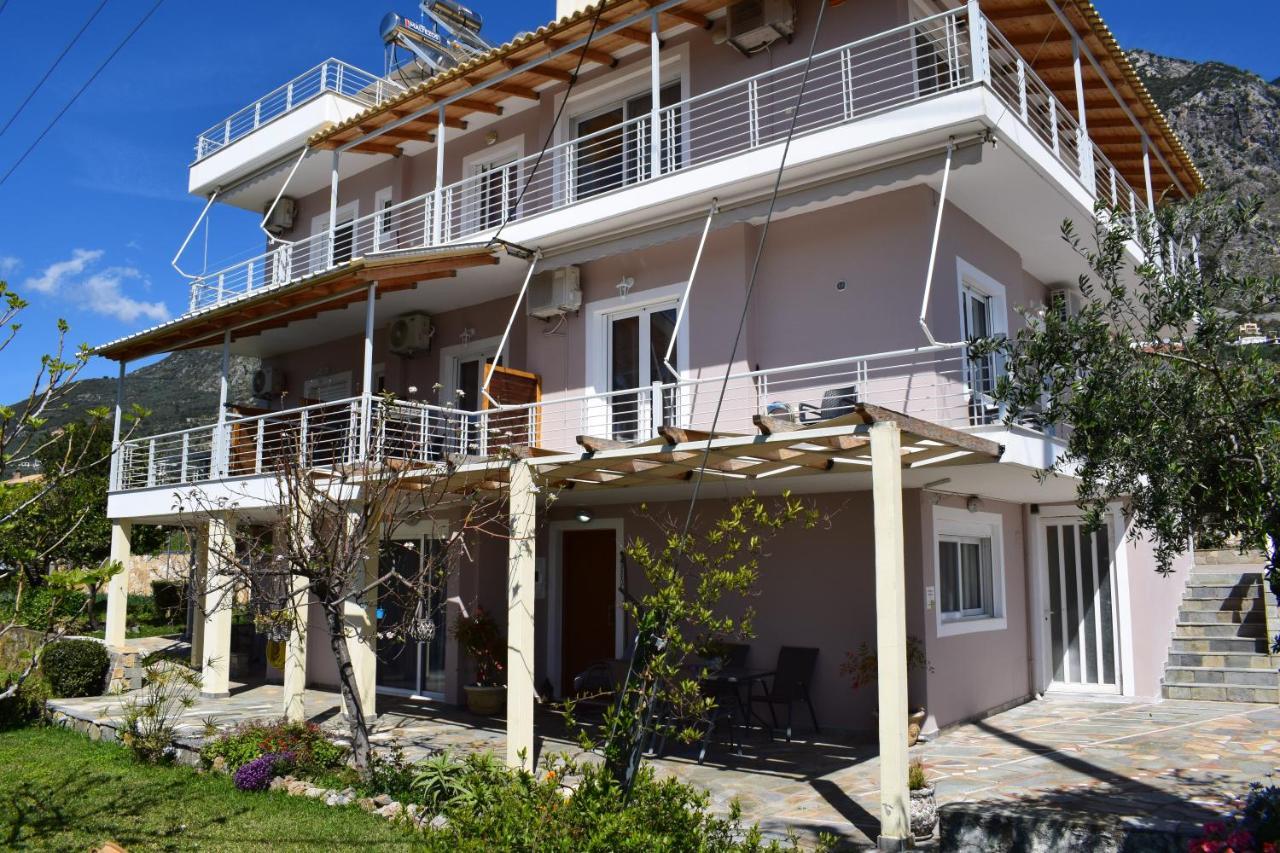 Studio Holiday Kalamata 2 Екстериор снимка